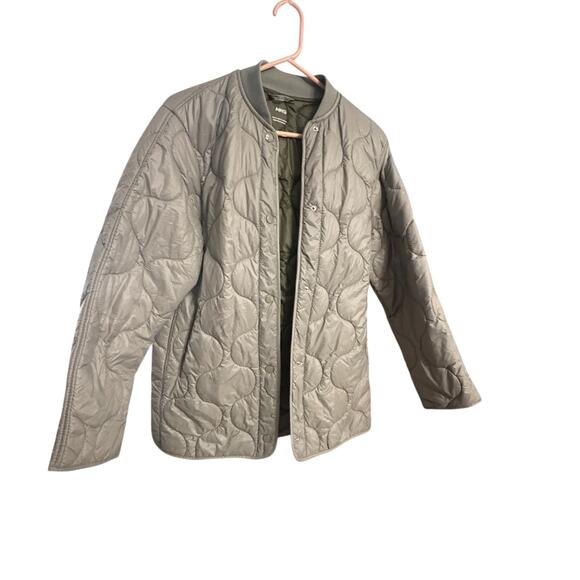 MNG Sage Green Light Weight Quilted Thin 4 Snap Closure Puffer Jacket sz XS - Picture 9 of 11